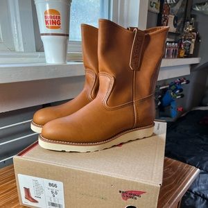 Red wing Pecos boots